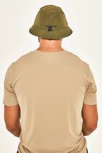Cargar imagen en el visor de la galería, Model Back: Uv Line Bob Hat Toronto Colors Masc Military Green Upf50+
