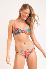 Cargar imagen en el visor de la galería, Image 03: Rio De Sol Ensemble Set Love-Trip Bandeau-Joy Essential-Comfy
