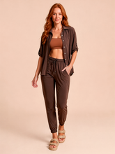 Cargar imagen en el visor de la galería, Model Front: Uv Line Chemise Shirt Copa Brown Upf50+
