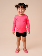 Cargar imagen en el visor de la galería, Model Front: Uv Line T-Shirt Longsleeve Baby Pink Fluor Upf50+
