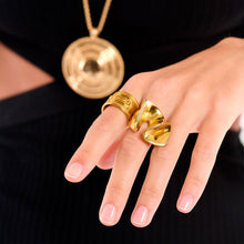 Cargar imagen en el visor de la galería, Image 02: Hipanema Bague Ring Ancient Gold Hipenema
