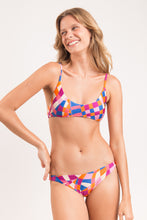 Cargar imagen en el visor de la galería, Image 06: Rio De Sol Haut Top Funny Bralette
