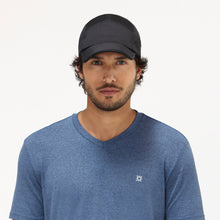 Cargar imagen en el visor de la galería, Model Front: Uv Line Casquette Cap Uv Pro Masc Black Upf50+

