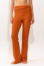 Cargar imagen en el visor de la galería, Gallery: Rio De Sol Pantalon De Plage Ferrugo Murana Pants
