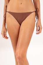 Cargar imagen en el visor de la galería, Gallery: Rio De Sol Bas Bottom Sand-Cappuccino Cheeky-Micro
