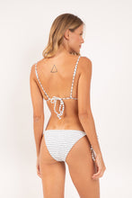 Cargar imagen en el visor de la galería, Model Back: Rio De Sol Bas Bottom Linea-White Ibiza-Comfy
