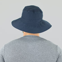 Cargar imagen en el visor de la galería, Model Back: Uv Line Bob Hat Australia Nac Masc Navy Blue Lead Upf50+

