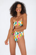 Cargar imagen en el visor de la galería, Model Front: Rio De Sol Ensemble Set Garden-City Bandeau-Reto Hotpant-Cos
