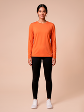Cargar imagen en el visor de la galería, Model Front: Uv Line T-Shirt Longsleeve Uvpro Fem Pitanga Upf50+
