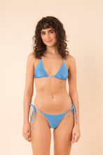 Cargar imagen en el visor de la galería, Model Front: Rio De Sol Ensemble Set Shimmer-Baltic-Sea Tri-Inv Cheeky-Tie
