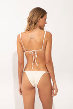 Cargar imagen en el visor de la galería, Model Back: Rio De Sol Ensemble Set Malibu-Natural Lia-Noa Essential-Noa
