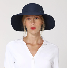 Cargar imagen en el visor de la galería, Model Front: Uv Line Chapeau Souple/Capeline Hat Lyon Nac L Fem Navy Blue Upf50+
