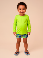 Cargar imagen en el visor de la galería, Model Front: Uv Line T-Shirt Longsleeve Baby Yellow Fluor Upf50+
