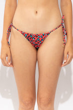 Cargar imagen en el visor de la galería, Gallery: Rio De Sol Bas Bottom Coral-Feline Cheeky-Tie
