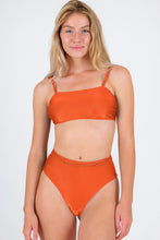 Cargar imagen en el visor de la galería, Gallery: Rio De Sol Ensemble Set Paprica Bandeau-Reto Hotpants

