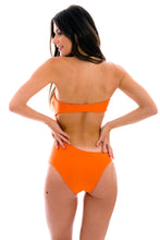 Cargar imagen en el visor de la galería, Model Back: Rio De Sol Une Pièce Tangerina Body-Rio
