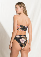 Cargar imagen en el visor de la galería, Model Back: Maaji Haut Top Irene Suzy Q Aloha
