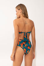 Cargar imagen en el visor de la galería, Model Back: Rio De Sol Bas Bottom Luma Hotpants
