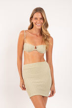 Cargar imagen en el visor de la galería, Model Front: Rio De Sol Jupe De Page Brisa-Pistache Rubi Skirt
