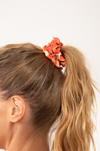 Cargar imagen en el visor de la galería, Gallery: Rio De Sol Chouchou Maracai Scrunchie
