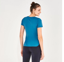 Cargar imagen en el visor de la galería, Model Back: Alto Giro Fitness Haut T-Shirt Skin Fit Frases Inspiracionais Verde Strong
