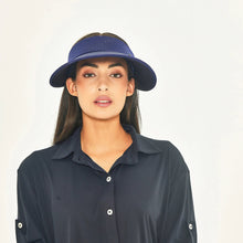 Cargar imagen en el visor de la galería, Model Front: Uv Line Visière Grecia Navy Fit Upf50+
