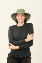 Cargar imagen en el visor de la galería, Model Front: Uv Line Chapeau Souple/Capeline San Remo Militar Preto Upf50+
