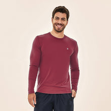 Cargar imagen en el visor de la galería, Model Front: Uv Line T-Shirt Longsleeve Uvpro Masc Vermelho Queimado Upf50+
