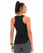 Cargar imagen en el visor de la galería, Regata Skin Fit Alongada Gola V Preto
