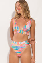 Cargar imagen en el visor de la galería, Gallery: Rio De Sol Ensemble Set River Halter-Cos Hotpant-Cos
