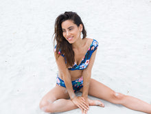 Cargar imagen en el visor de la galería, Image 08: Saha Haut Top Aurora Floral Night
