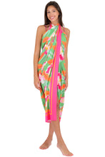 Cargar imagen en el visor de la galería, Model Front: Rio De Sol Pareo Green Bloom Canga
