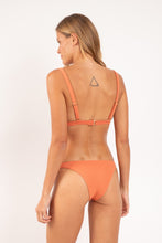 Cargar imagen en el visor de la galería, Model Back: Rio De Sol Bas Bottom Sand-Argila Leblon
