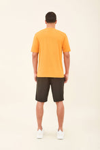 Cargar imagen en el visor de la galería, Model Back: Uv Line T-Shirt Longsleeve Uvpro Masc Orange Upf50+
