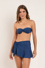 Cargar imagen en el visor de la galería, Model Front: Rio De Sol Jupe De Page Mini Skirt Navy
