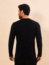Cargar imagen en el visor de la galería, Model Back: Uv Line T-Shirt Longsleeve Skin Infratherm Masc Preto Upf50+
