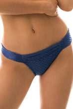 Cargar imagen en el visor de la galería, Gallery: Rio De Sol Bas Bottom Kiwanda Denim Band Comfort
