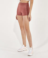 Cargar imagen en el visor de la galería, Shorts Meia Malha Recortes Rib Rosa Hug
