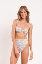 Cargar imagen en el visor de la galería, Image 07: Rio De Sol Ensemble Set Glow Bandeau-Joy Hotpants
