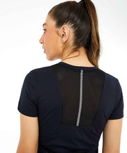 Cargar imagen en el visor de la galería, Model Back: Alto Giro Fitness Haut T-Shirt Skin Fit Recortes Com Refletivos Preto
