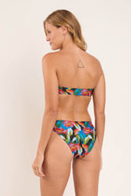 Cargar imagen en el visor de la galería, Model Back: Rio De Sol Ensemble Set Flair Bandeau-Reto Essential-Comfy
