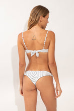 Cargar imagen en el visor de la galería, Model Back: Rio De Sol Bas Bottom Linea-White Nice
