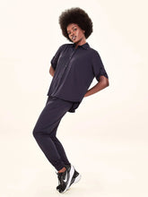 Cargar imagen en el visor de la galería, Model Front: Uv Line Chemise Shirt Copa Black Upf50+
