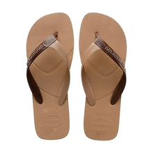 Cargar imagen en el visor de la galería, Model Front: Havaianas Tongs Havaianas Casual Rose Gold
