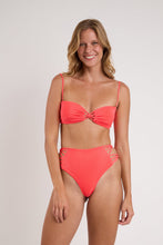 Cargar imagen en el visor de la galería, Model Front: Rio De Sol Ensemble Set Malibu-Folia Bandeau-Iris Highwaist-Spin-Iris
