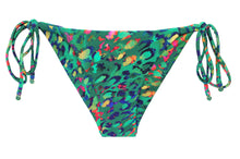 Cargar imagen en el visor de la galería, Product Front: Rio De Sol Bas Bottom Wilds Cheeky-Tie
