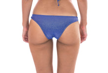Cargar imagen en el visor de la galería, Model Back: Rio De Sol Bas Calcinha Radiante Azul Marinho Cropped
