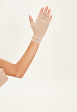 Cargar imagen en el visor de la galería, Image 02: Uv Line Gants Short Gloves Anti-Aging Uni Chocolate Upf50+
