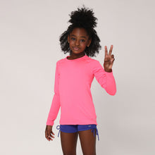 Cargar imagen en el visor de la galería, Model Front: Uv Line T-Shirt Camiseta Uvlight Pink Fluor Spf50+
