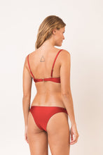 Cargar imagen en el visor de la galería, Model Back: Rio De Sol Ensemble Set Shimmer-Liquor Bandeau-Joy Essential

